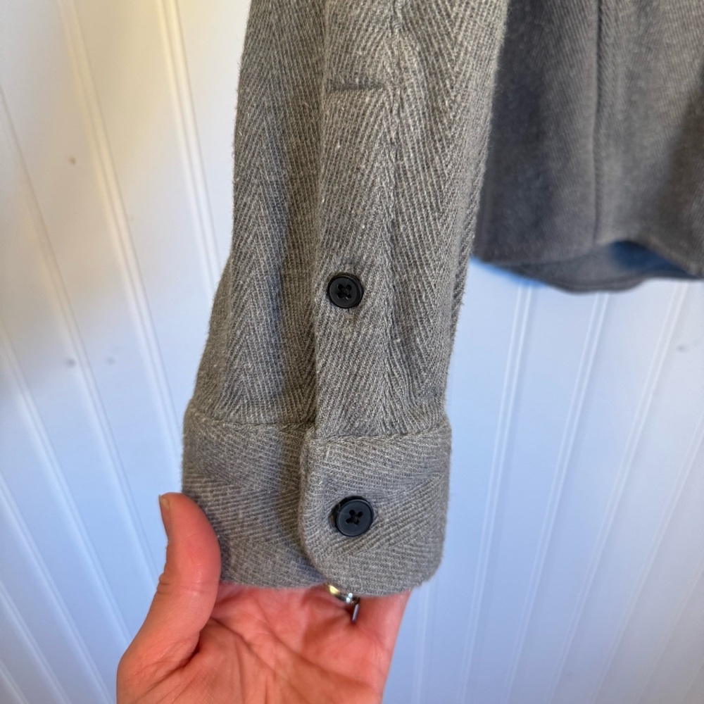 Zara Men’s Gray 100% Cotton Herringbone Shacket Sweater Button Down Size Medium - Picture 5 of 14